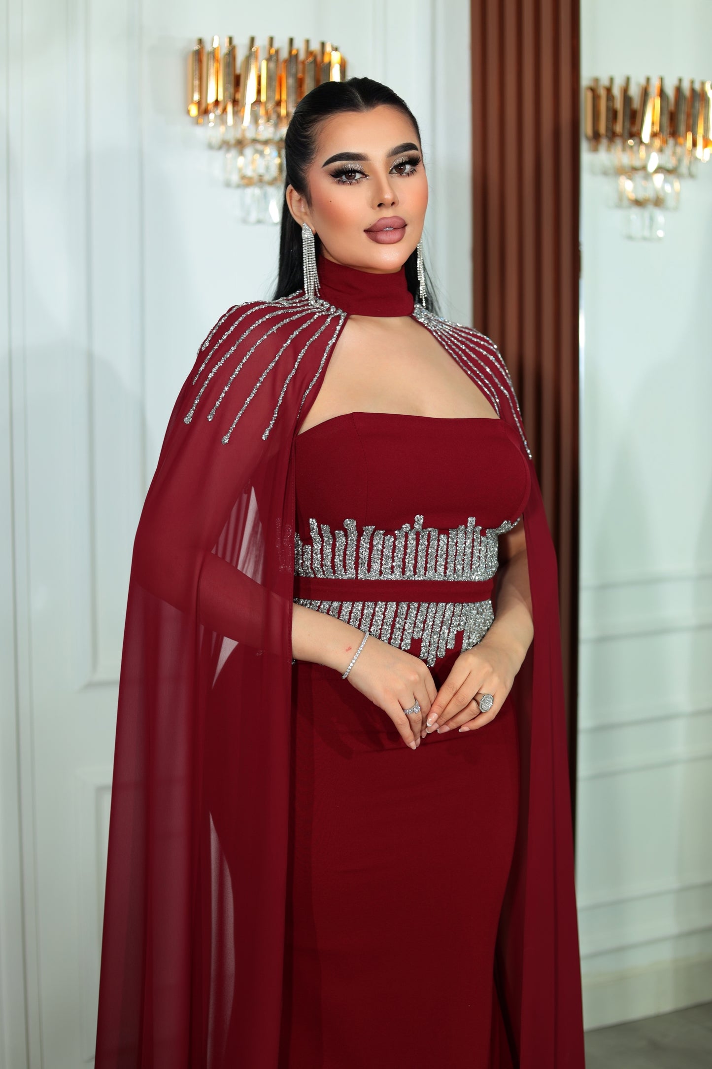 فستان سهرة عنابي مع كارديجان
