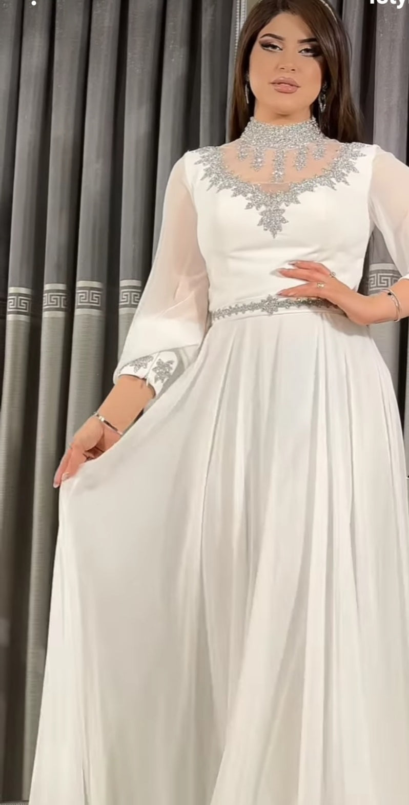 فستان سهرة ابيض