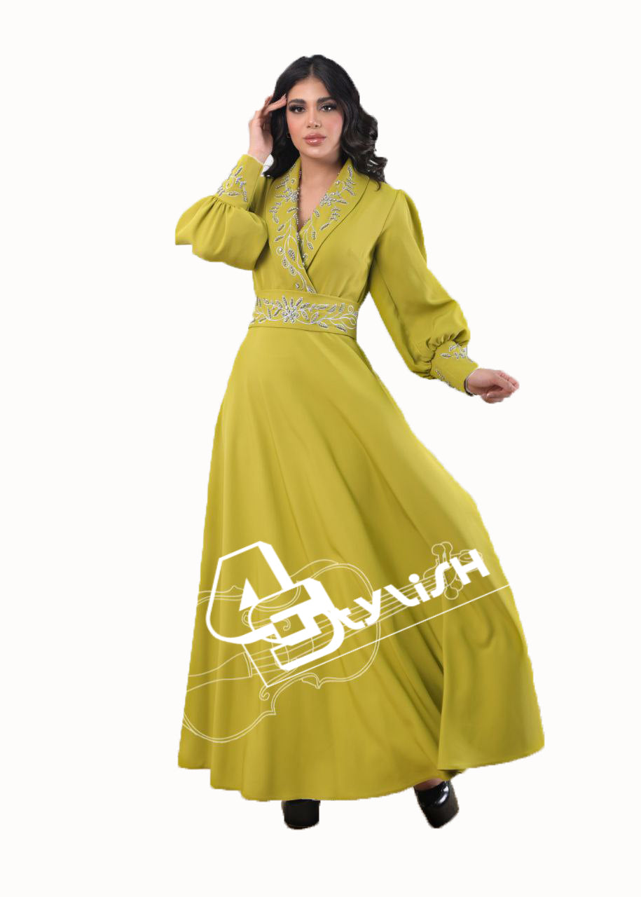 فستان كلوش بياقة عريضة وحزام