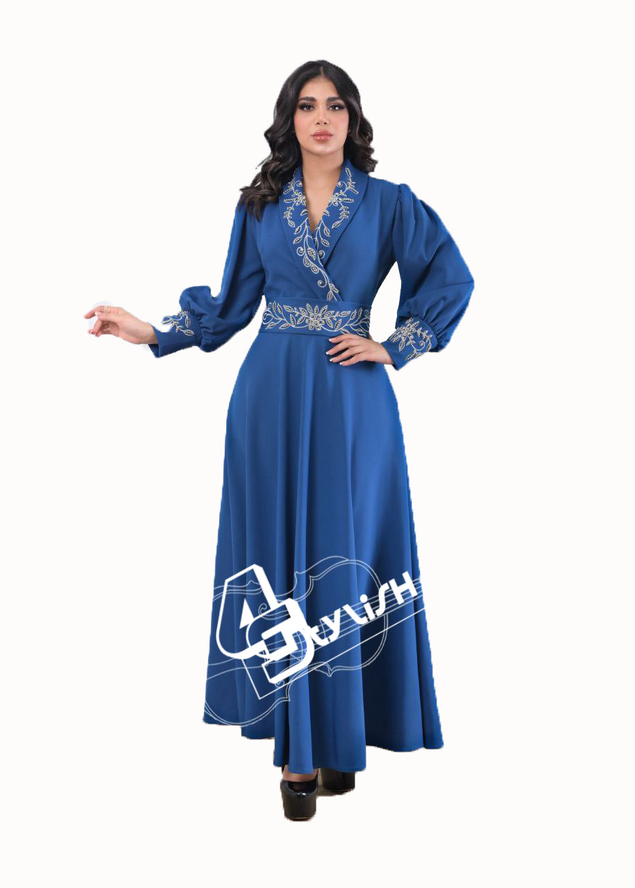 فستان كلوش بياقة عريضة وحزام