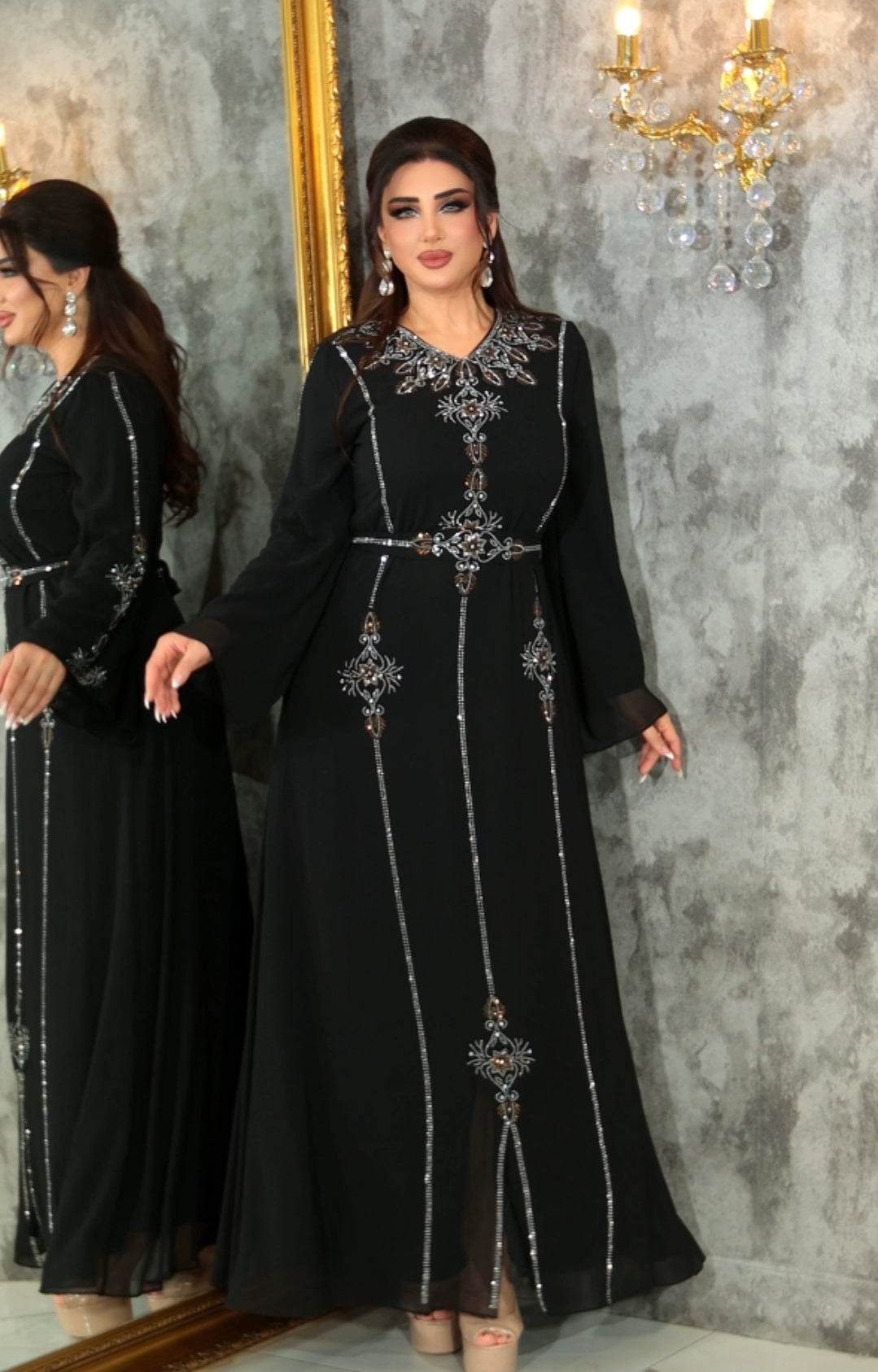فستان أسود مرصع كريستال