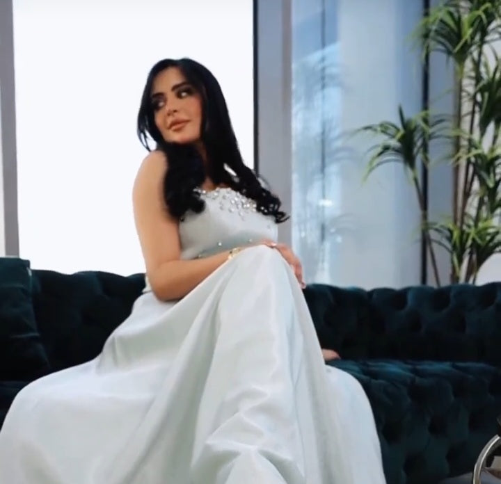 فستان سهرة مع كارديجان تول